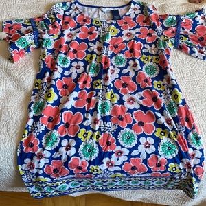 Beautiful floral shift dress, great for summer, stretchy, bell sleeves,